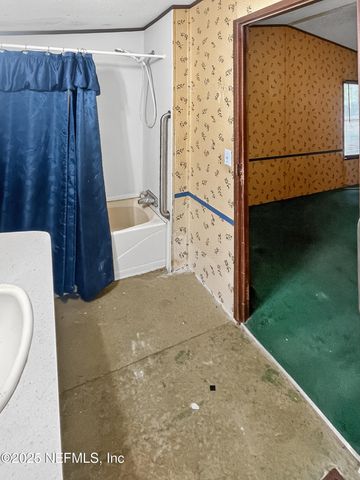 202 CLEARWATER Road, Satsuma, FL 32189
