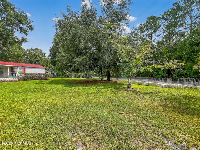 202 CLEARWATER Road, Satsuma, FL 32189