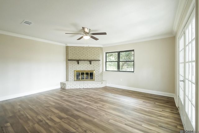 1124 Sharp Rd, Baton Rouge, LA 70815