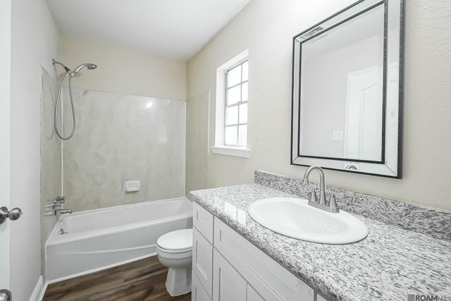 1124 Sharp Rd, Baton Rouge, LA 70815