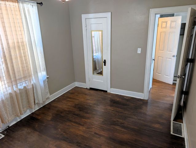 724 Custer St, Salina, KS 67401