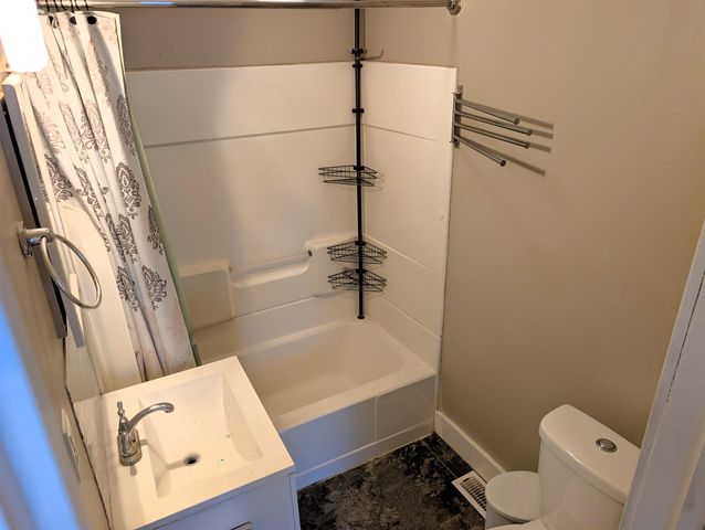 724 Custer St, Salina, KS 67401