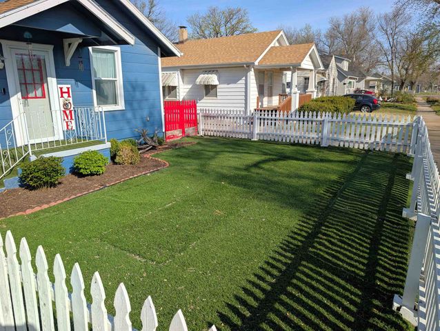 724 Custer St, Salina, KS 67401