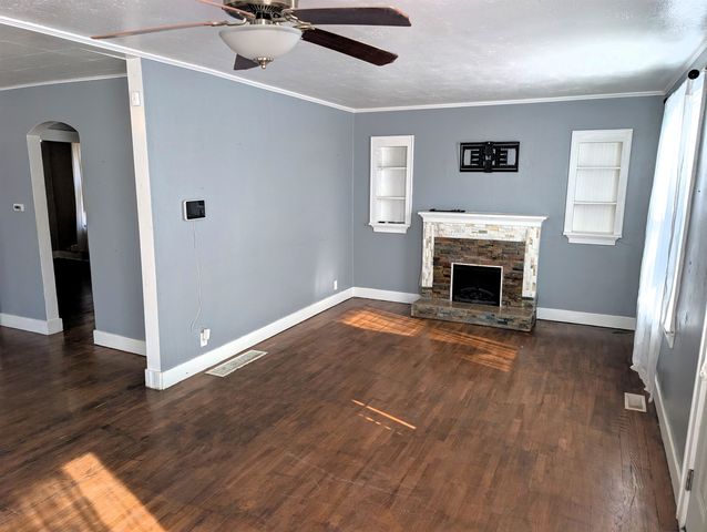 724 Custer St, Salina, KS 67401