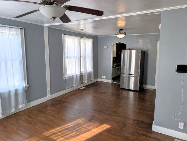 724 Custer St, Salina, KS 67401