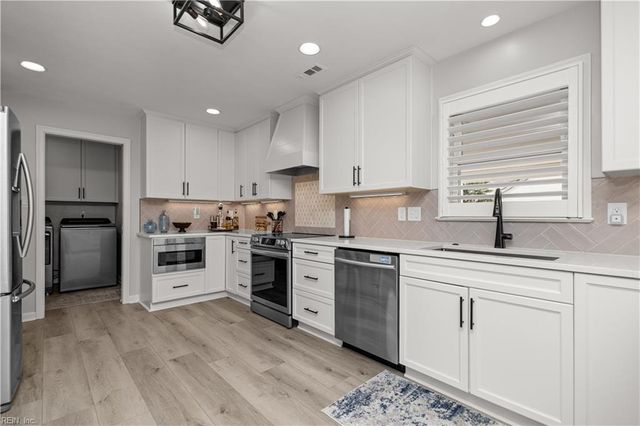 805 Poplar Ridge DR, Chesapeake, VA 23322