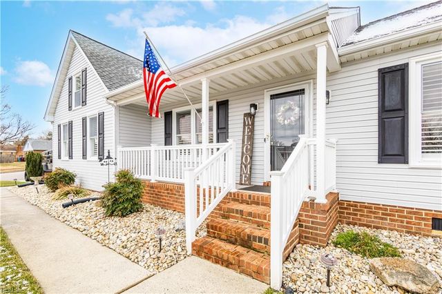 805 Poplar Ridge DR, Chesapeake, VA 23322