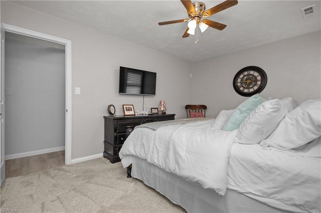 805 Poplar Ridge DR, Chesapeake, VA 23322