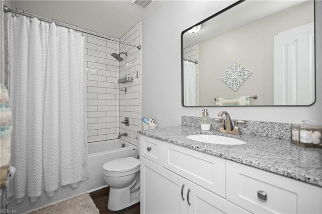 805 Poplar Ridge DR, Chesapeake, VA 23322