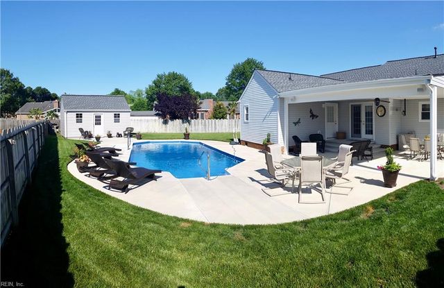 805 Poplar Ridge DR, Chesapeake, VA 23322