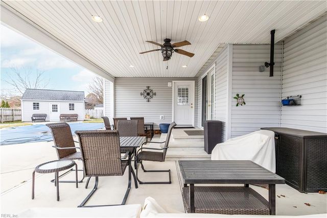 805 Poplar Ridge DR, Chesapeake, VA 23322