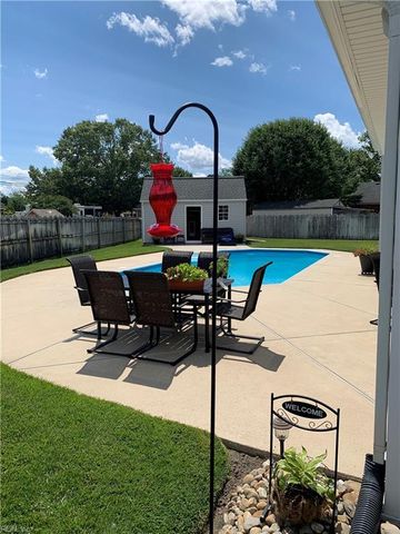 805 Poplar Ridge DR, Chesapeake, VA 23322