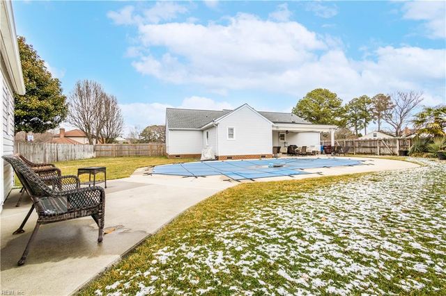 805 Poplar Ridge DR, Chesapeake, VA 23322