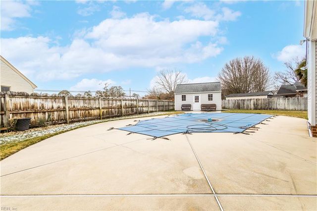 805 Poplar Ridge DR, Chesapeake, VA 23322