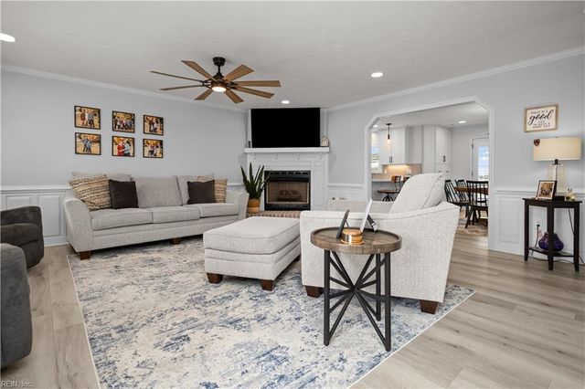 805 Poplar Ridge DR, Chesapeake, VA 23322