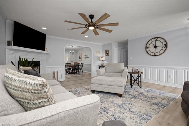 805 Poplar Ridge DR, Chesapeake, VA 23322