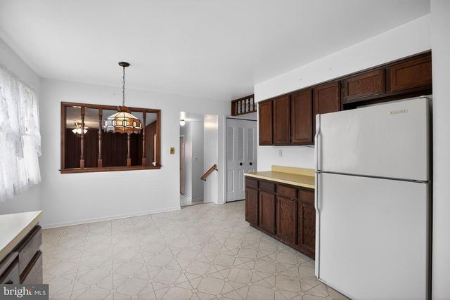 95 TAYLOR DR, Levittown, PA 19054