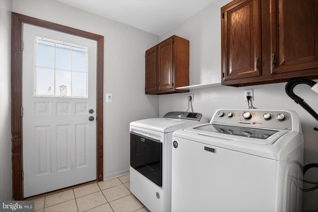 95 TAYLOR DR, Levittown, PA 19054