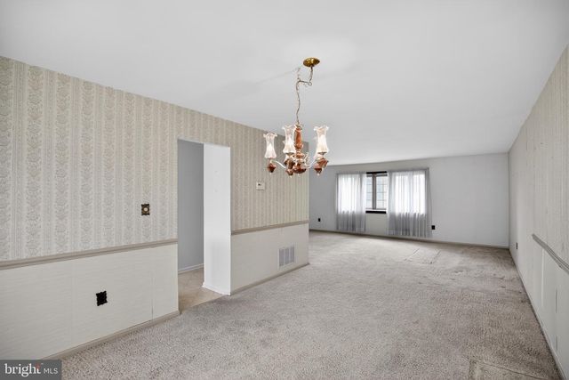 95 TAYLOR DR, Levittown, PA 19054