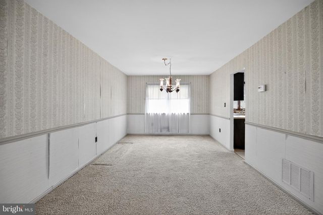 95 TAYLOR DR, Levittown, PA 19054