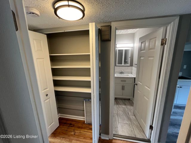 2505 Lindsay Ave, Louisville, KY 40206