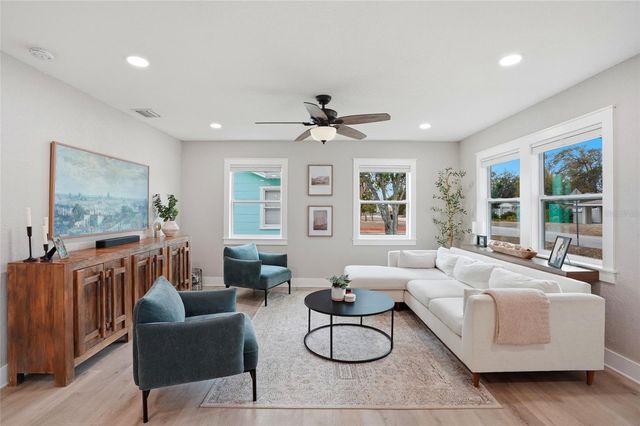 3515 19TH STREET N, St Petersburg, FL 33713