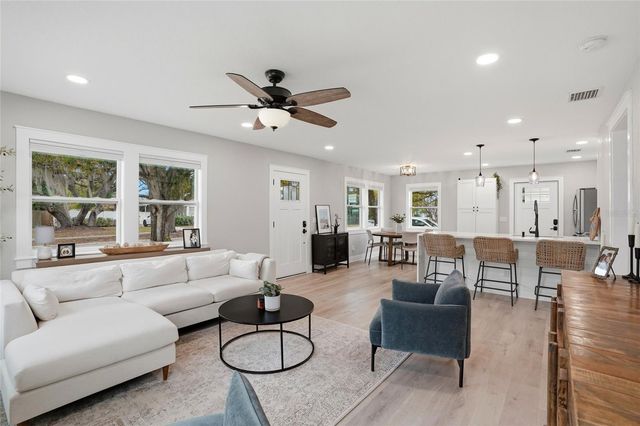 3515 19TH STREET N, St Petersburg, FL 33713