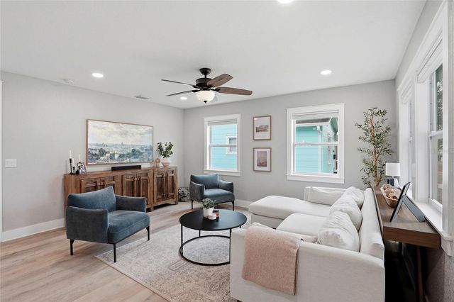 3515 19TH STREET N, St Petersburg, FL 33713