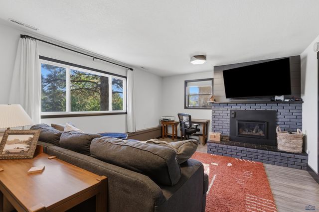2423 CAMERON DR, Rapid City, SD 57702