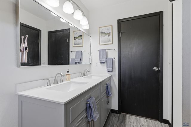 2423 CAMERON DR, Rapid City, SD 57702