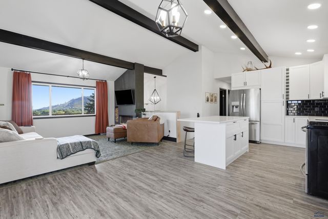 2423 CAMERON DR, Rapid City, SD 57702