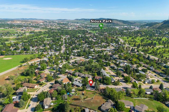 2423 CAMERON DR, Rapid City, SD 57702