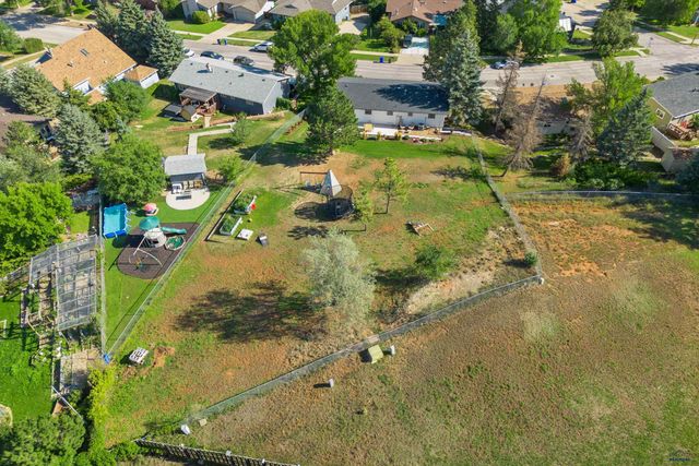 2423 CAMERON DR, Rapid City, SD 57702