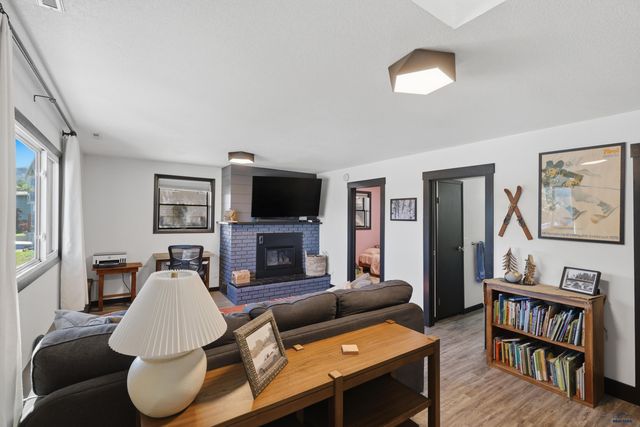 2423 CAMERON DR, Rapid City, SD 57702
