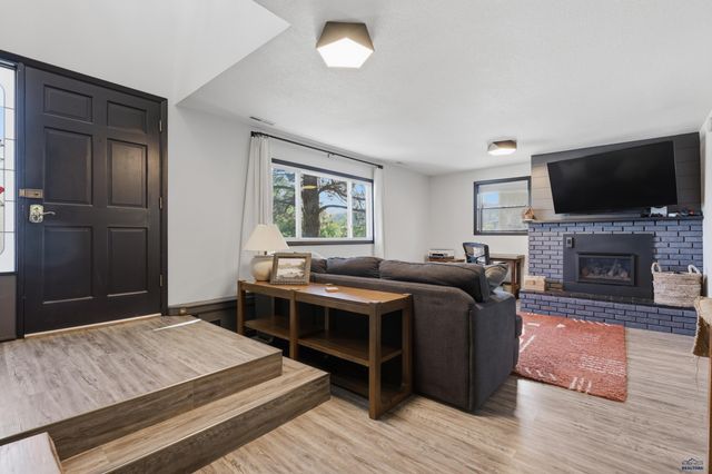 2423 CAMERON DR, Rapid City, SD 57702