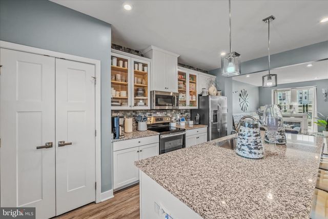 203 ONTARIO DR, Falling Waters, WV 25419