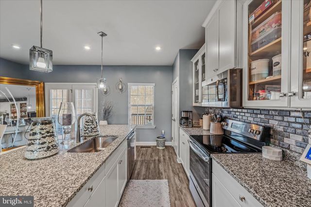 203 ONTARIO DR, Falling Waters, WV 25419