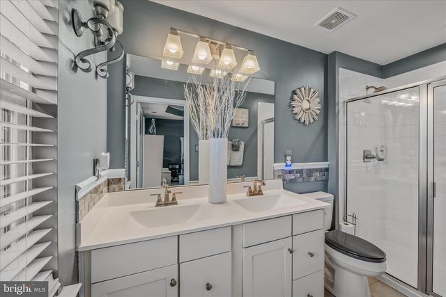 203 ONTARIO DR, Falling Waters, WV 25419