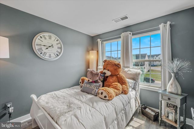 203 ONTARIO DR, Falling Waters, WV 25419