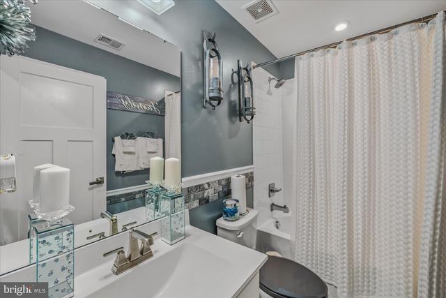 203 ONTARIO DR, Falling Waters, WV 25419