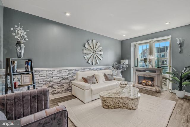 203 ONTARIO DR, Falling Waters, WV 25419