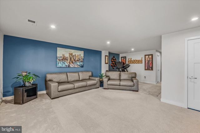 203 ONTARIO DR, Falling Waters, WV 25419