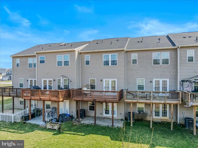 203 ONTARIO DR, Falling Waters, WV 25419