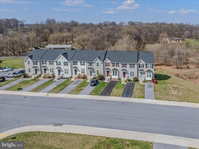 203 ONTARIO DR, Falling Waters, WV 25419