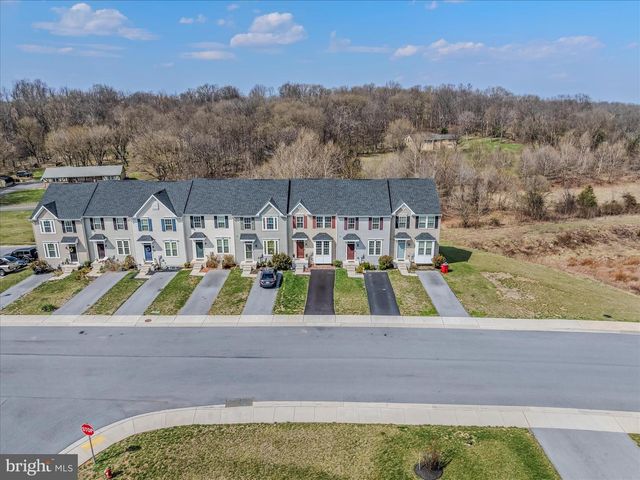 203 ONTARIO DR, Falling Waters, WV 25419