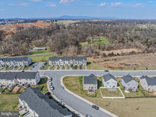 203 ONTARIO DR, Falling Waters, WV 25419