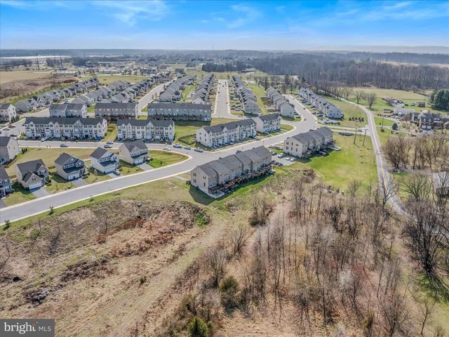 203 ONTARIO DR, Falling Waters, WV 25419
