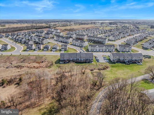 203 ONTARIO DR, Falling Waters, WV 25419