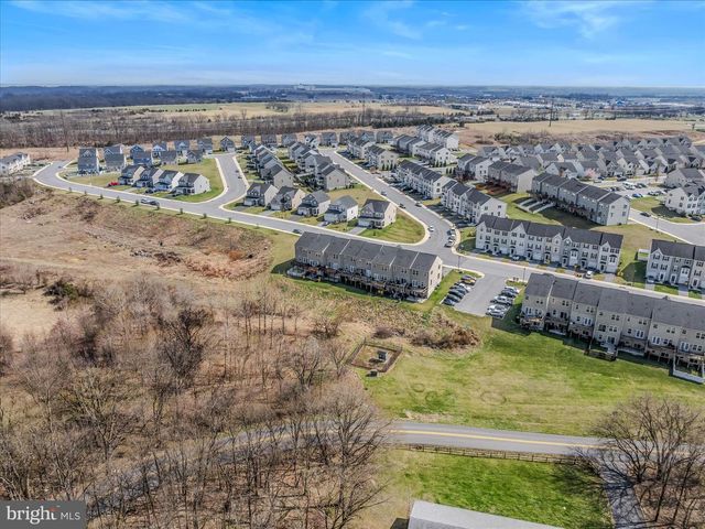 203 ONTARIO DR, Falling Waters, WV 25419