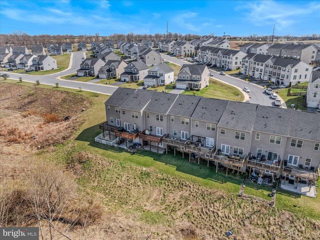 203 ONTARIO DR, Falling Waters, WV 25419